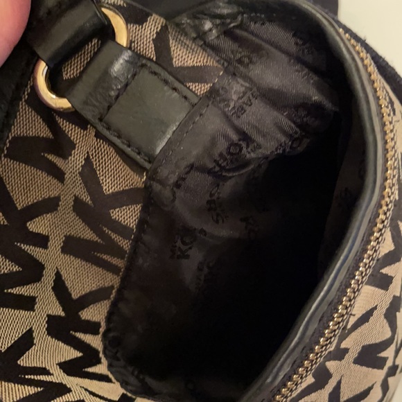 Michael Kors crossbody bag - Picture 7 of 11